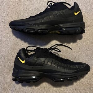 Nike air max running men’s size 10